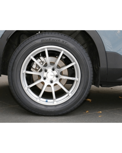 Yokohama BluEarth-XT AE61 102V 235/60R17