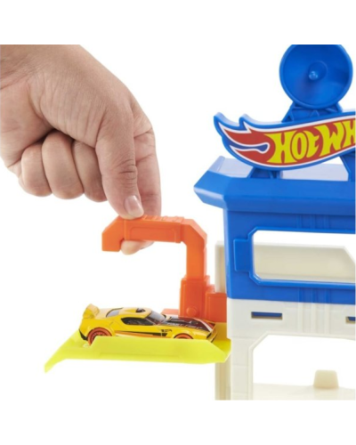Hot Wheels HW City Attacking Shark HDP06 194735028979
