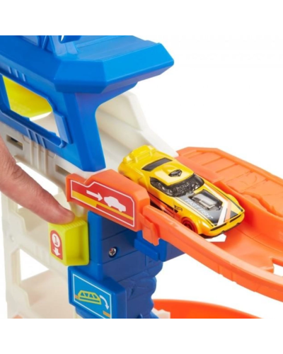 Hot Wheels HW City Attacking Shark HDP06 194735028979