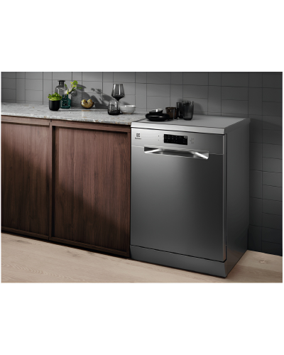 Qabyuyan Electrolux SEM94830SX