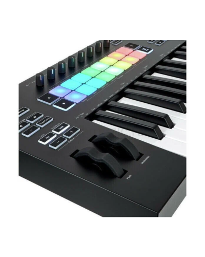 Novation Launchkey 25 MK3