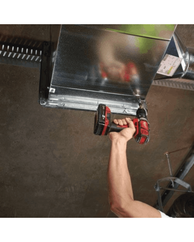 Drel-şurup bağlayan Milwaukee M18BDD-402C (CASE+2X4.0)