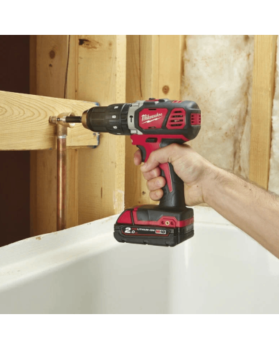 Drel-şurup bağlayan Milwaukee M18BPD-202C (CASE+2X2.0)