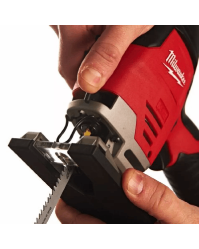 Lobzik Milwaukee M12JS-402B (CASE+2X4.0)