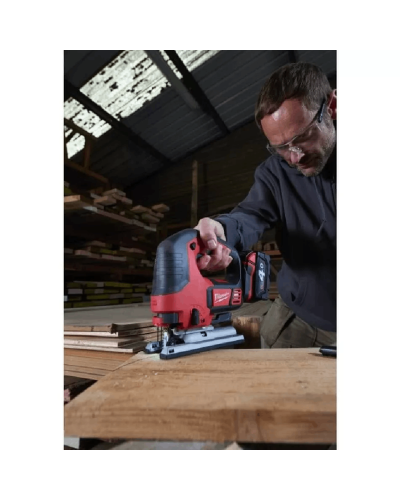 Lobzik Milwaukee M18BJS-402C (CASE+2X4.0)