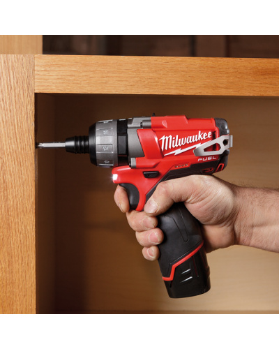 Şurup bağlayan Milwaukee M12CD-0 / 12V