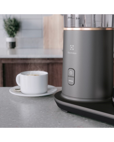 Qəhvədəmləyən Electrolux E7CM1-4MTM