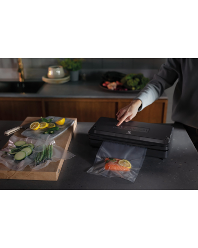 Vakum qablaşdırılma aparatı Electrolux E6VS1-6AG