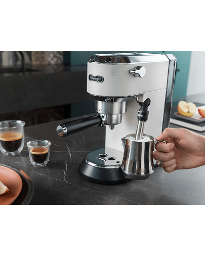 Qəhvədəmləyən DeLonghi EC685.W
