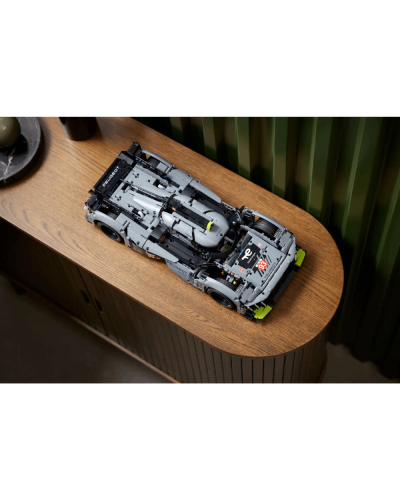 LEGO Technic Peugeot 9X8 24H Le Mans Hybrid Hypercar / 42156