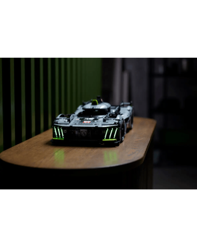 LEGO Technic Peugeot 9X8 24H Le Mans Hybrid Hypercar / 42156