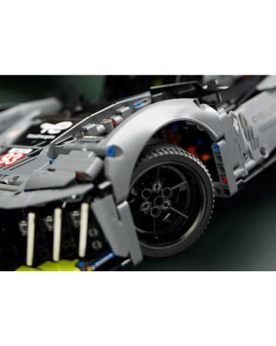 LEGO Technic Peugeot 9X8 24H Le Mans Hybrid Hypercar / 42156