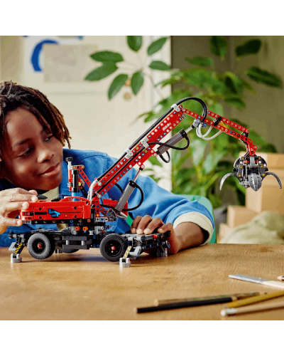 LEGO Technic Material Handler / 42144